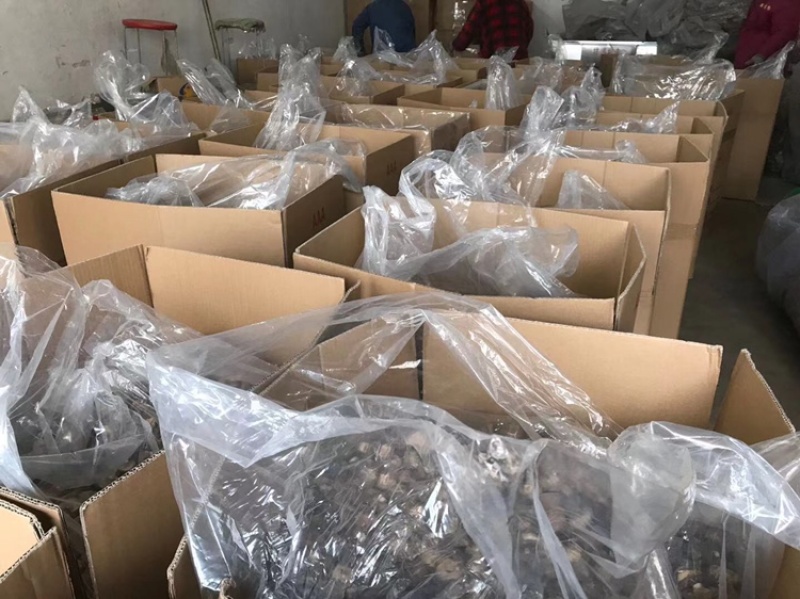 河南產(chǎn)地小香菇碎片干貨 批發(fā)市場(chǎng)上的性價(jià)比之選